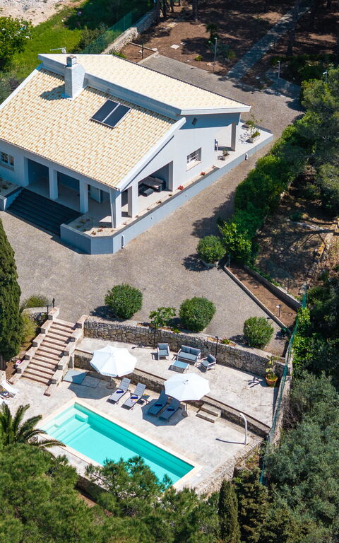 Nerodavola: Pool, Scenic View