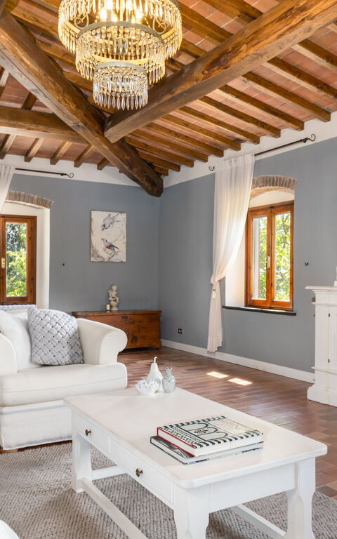 San Guido: Living Room