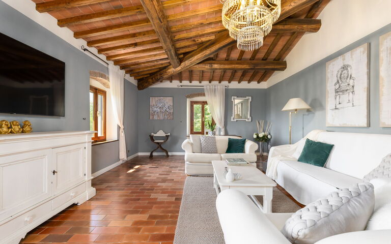 San Guido: Living Room