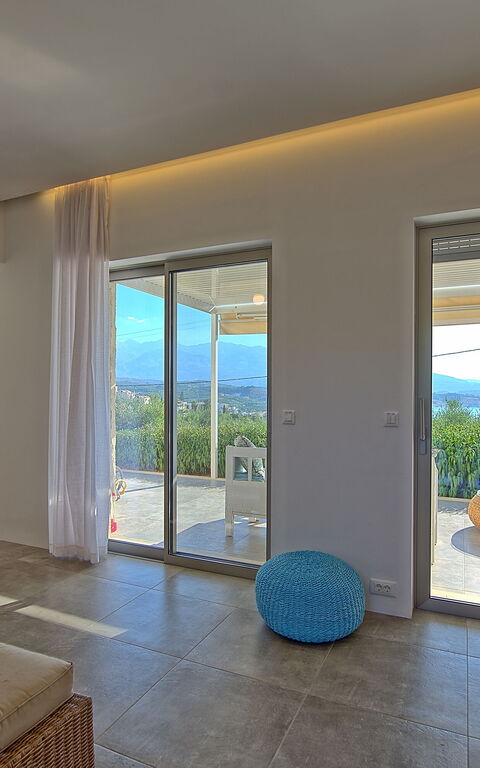 Villa Bluewhite: Living Room