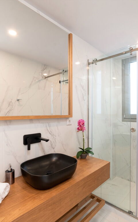 Villa Ampela: Bathroom