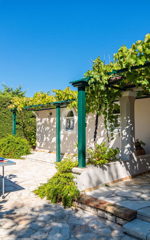 Votana House: Balcony / Terrace / Patio, Building Exterior, Garden, Outdoor