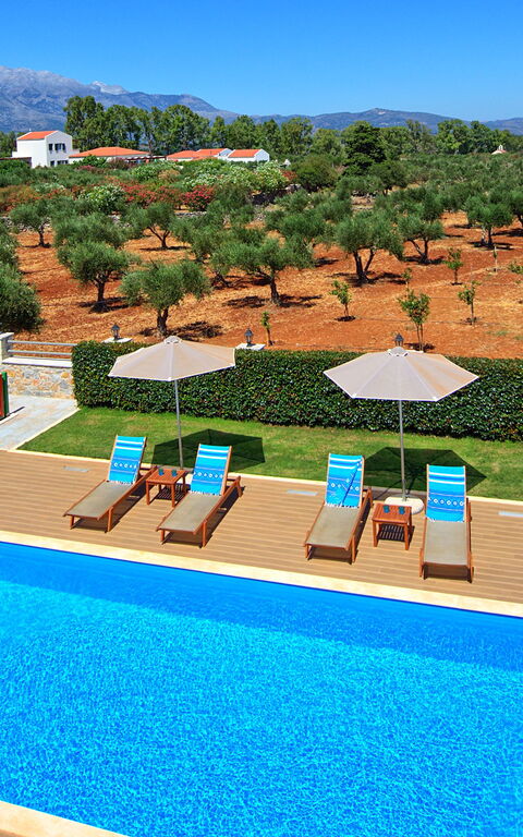 Villa Despanto: Pool, Scenic View, Summer