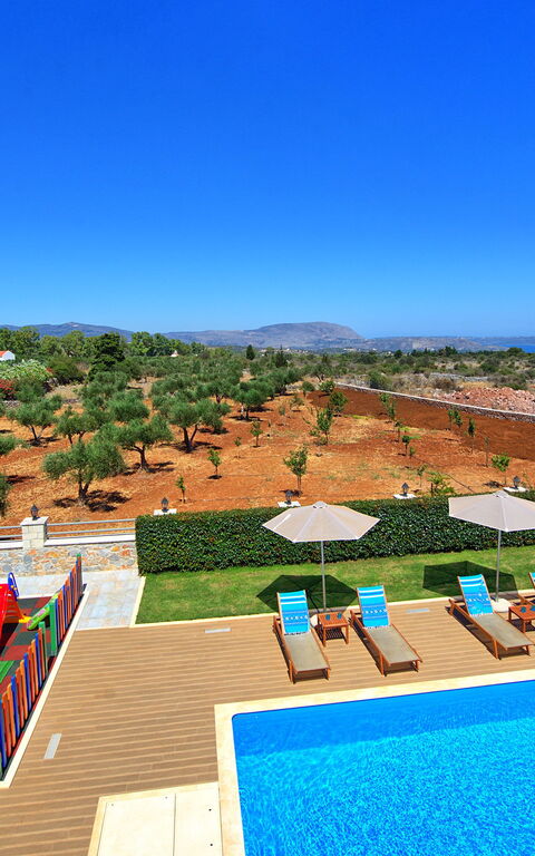 Villa Despanto: Pool, Scenic View