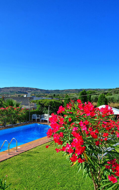 Villa Politini: Pool, Scenic View