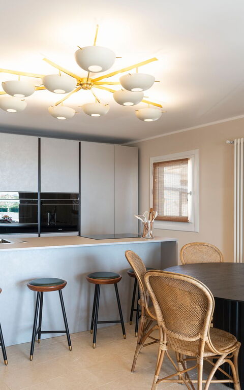 Aurispa: Dining Room, Kitchen