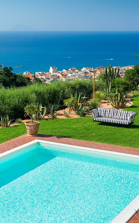 Villa Estella: Garden, Outdoor, Pool