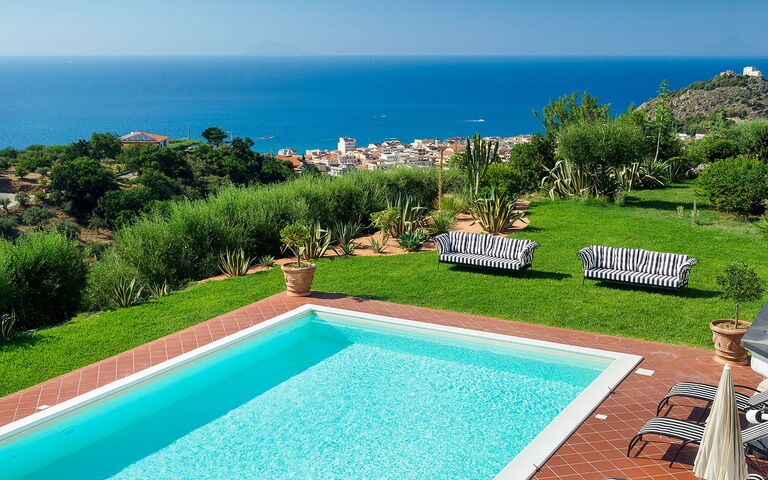 Villa Estella: Garden, Outdoor, Pool
