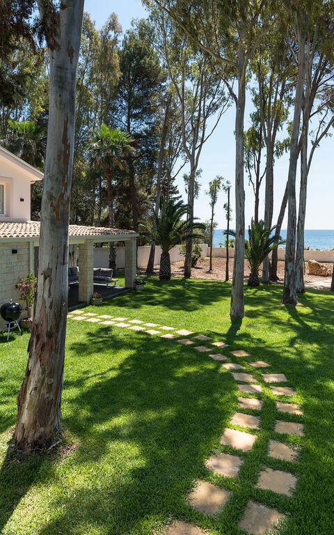 Marinella Punta Milocca: Garden, Outdoor