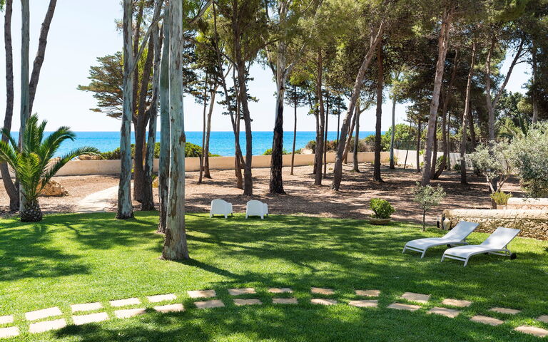 Marinella Punta Milocca: Garden, Outdoor