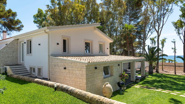 Marinella Punta Milocca: Garden, Outdoor