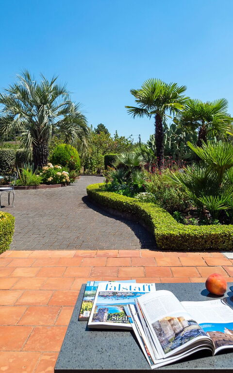 Villa Palmento Rosa: Balcony / Terrace / Patio, Building Exterior