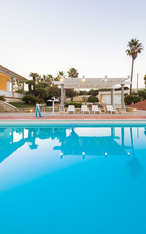 Villa Maya: Outdoor, Pool