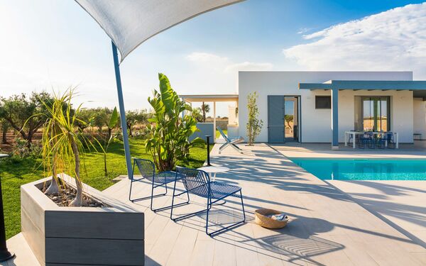 Villa Mia: Balcony / Terrace / Patio, Building Exterior, Outdoor