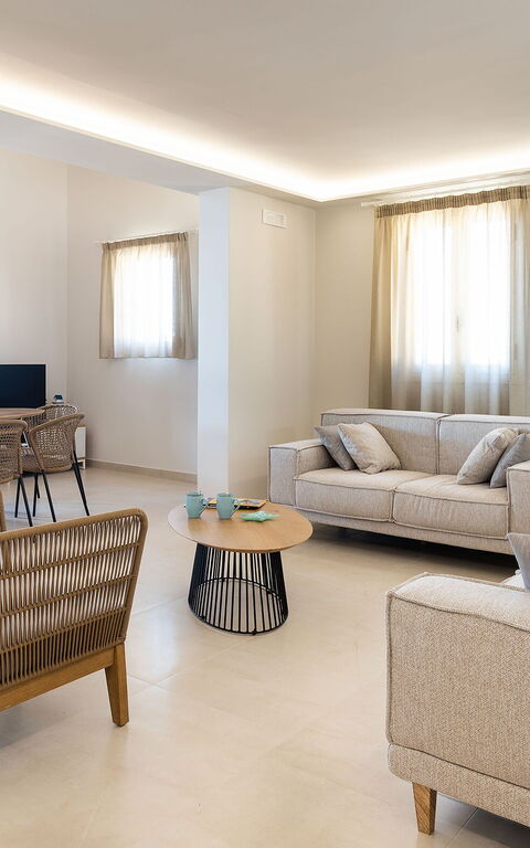 Mare Del Sud: Dining Room, Living Room