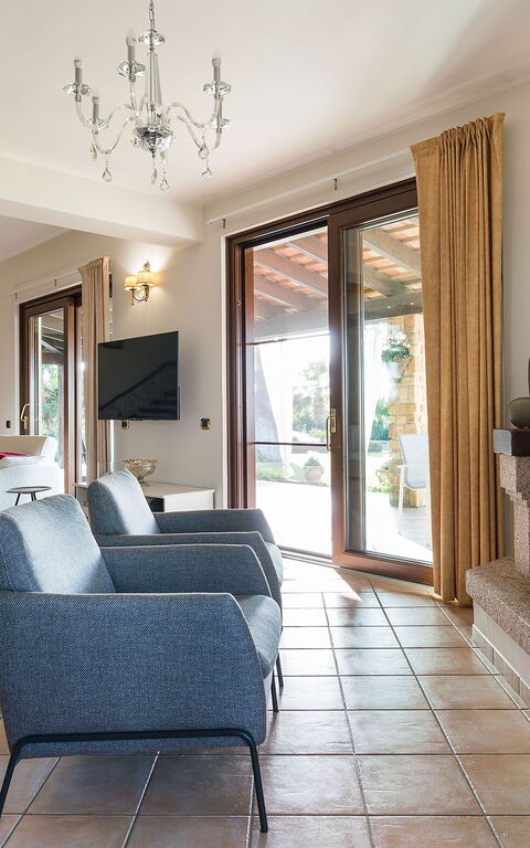 Villa Cielo: Dining Room, Living Room