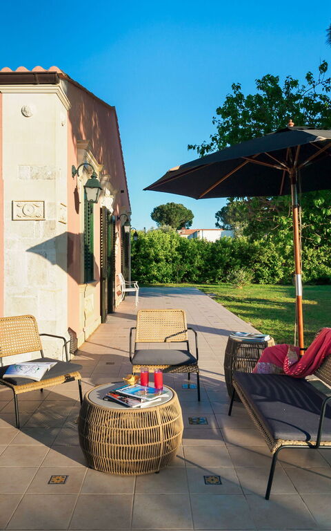 Villa Girasole: Balcony / Terrace / Patio, Garden