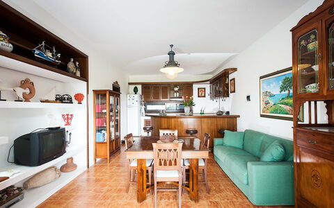 Accommodation Lampara: Dining Room, Kitchen, Living Room