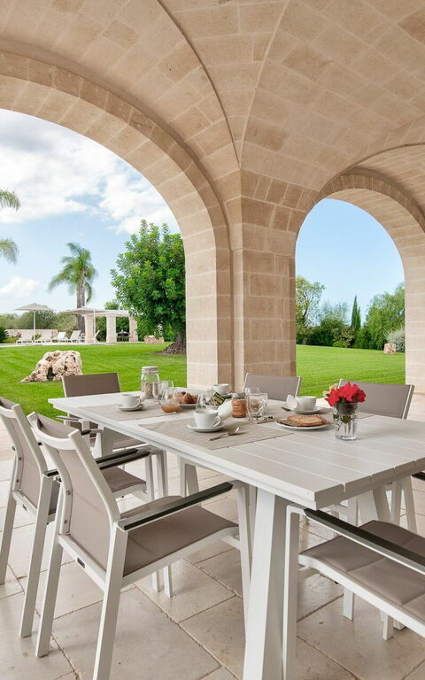 Villa Bellavista: Balcony / Terrace / Patio, Building Exterior, Outdoor