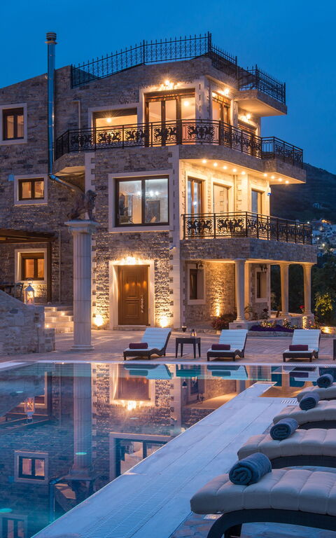 Villa Bella Mare: Building Exterior, Pool