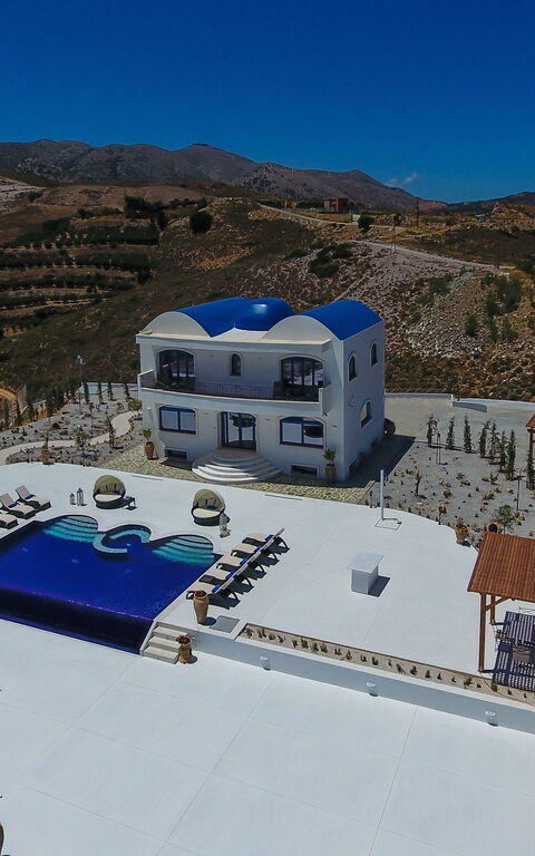 Villa Santor: Balcony / Terrace / Patio, Building Exterior, Pool