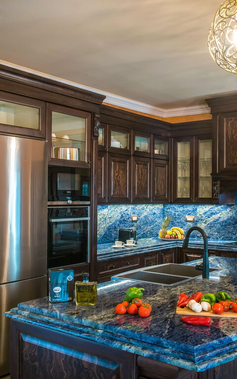 Villa Kalliste: Dining Room, Kitchen