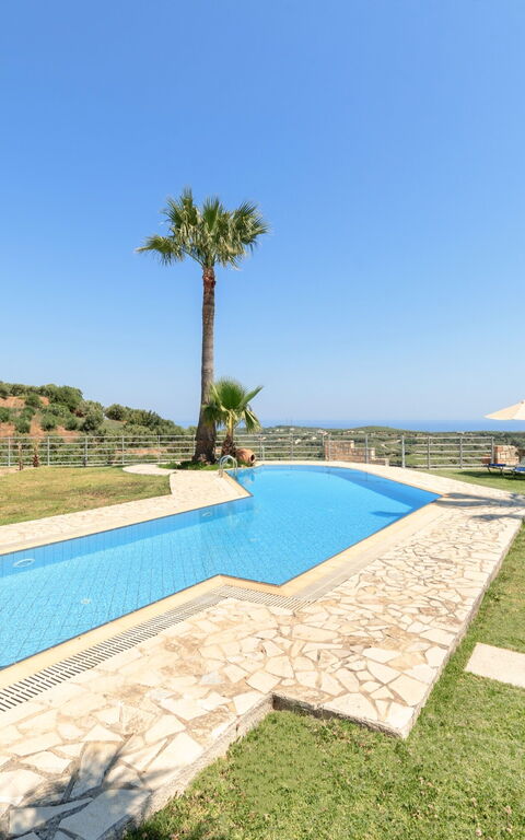 Villa Kissos: Garden, Pool