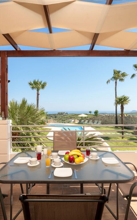 Villa Kissos: Balcony / Terrace / Patio