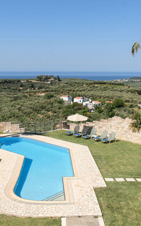 Villa Kissos: Garden, Pool, Scenic View