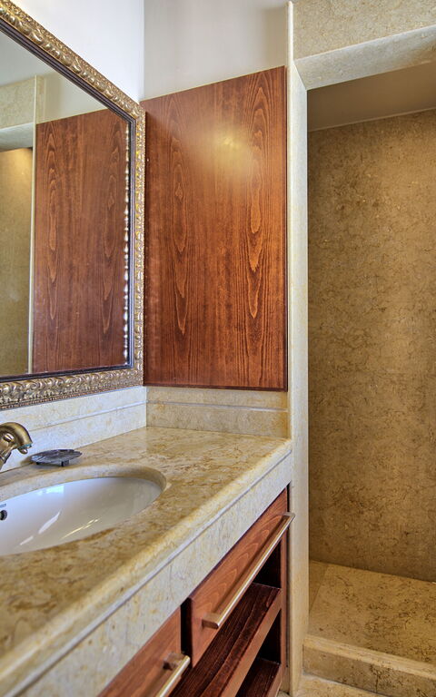 Villa Rodia: Bathroom