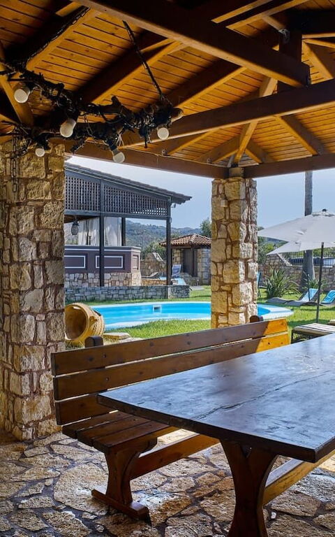 Villa Milon: Balcony / Terrace / Patio, Pool