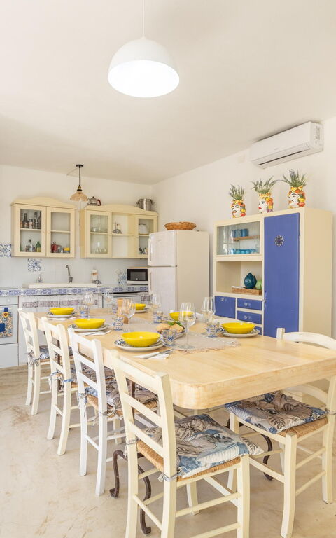 Villa Turris: Dining Room, Kitchen