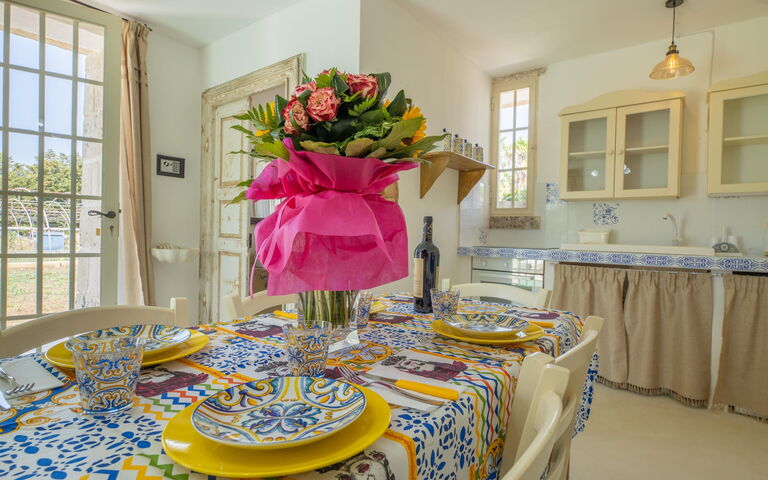 Villa Turris: Dining Room, Kitchen