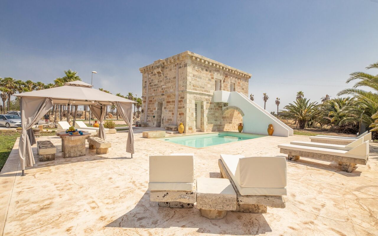 Villa Turris: Balcony / Terrace / Patio, Pool