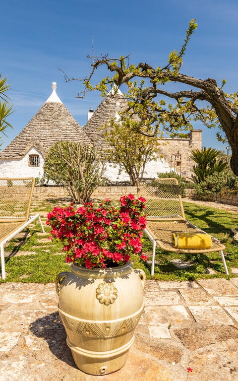 Trullo Patricia Pool: Building Exterior, Garden