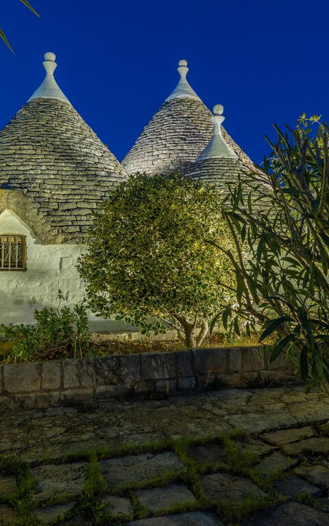 Trullo Patricia Pool: Building Exterior, Garden