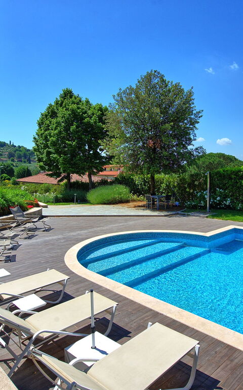 Casa White: Outdoor, Pool