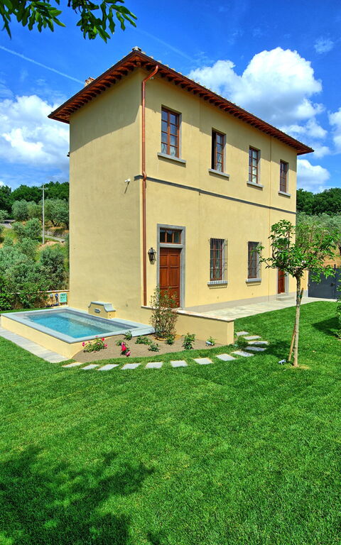 Casa Lionardo: Building Exterior, Garden, Outdoor, Pool, Summer