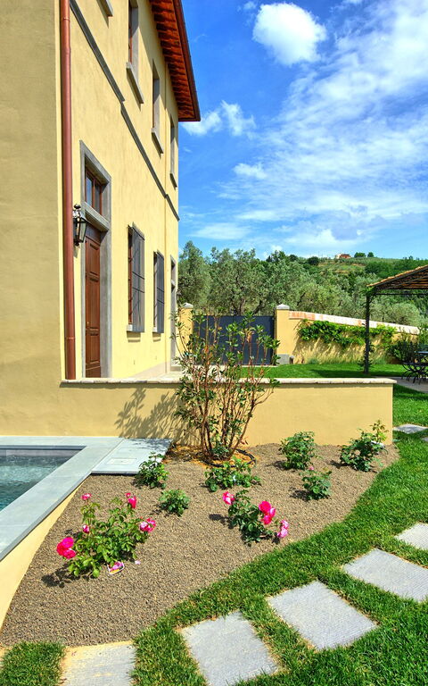 Casa Lionardo: Building Exterior, Garden, Outdoor, Pool, Summer