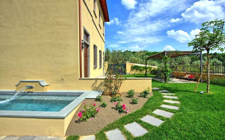 Casa Lionardo: Building Exterior, Garden, Outdoor, Pool, Summer