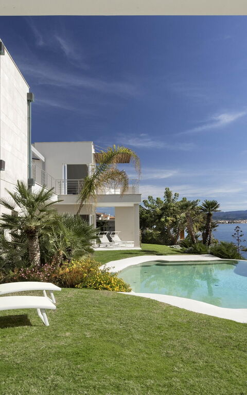 Villa Vera: Balcony / Terrace / Patio, Garden, Pool, Scenic View