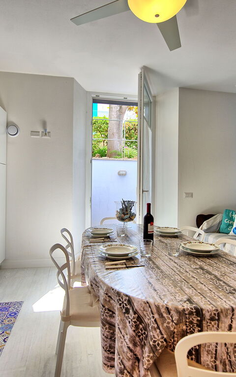 Casa Riva: Dining Room, Kitchen, Living Room