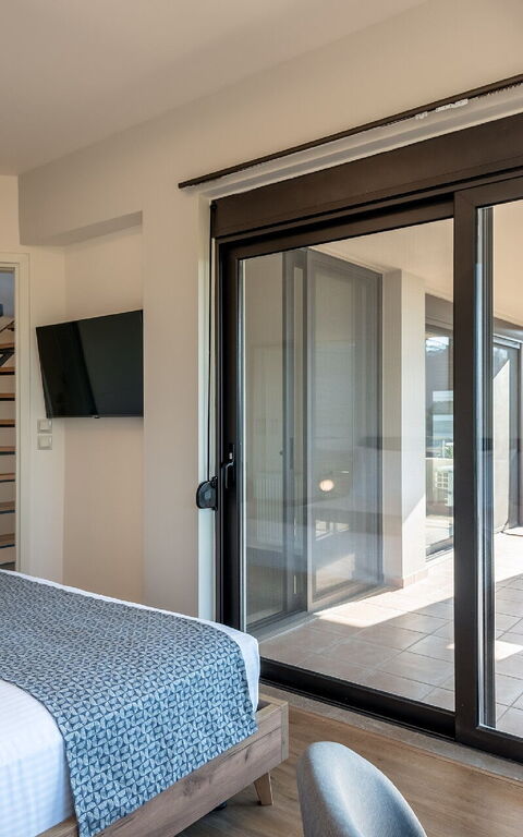 Iris: Balcony / Terrace / Patio, Bedroom, Scenic View