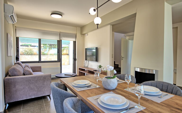 Iris: Dining Room, Living Room