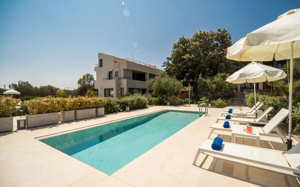 Iris: Garden, Outdoor, Pool