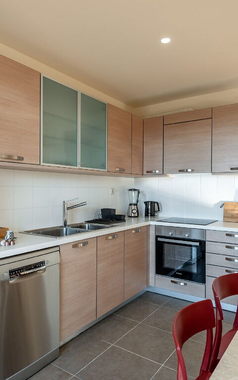 Dioni: Dining Room, Kitchen