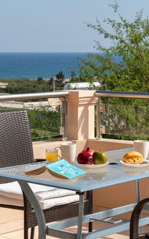 Villa Flora: Balcony / Terrace / Patio, Building Exterior, Outdoor, Scenic View