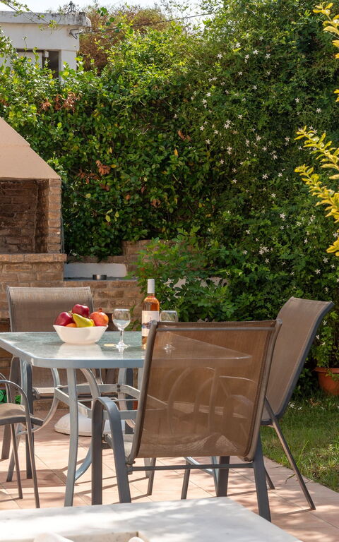 Villa Flora: Balcony / Terrace / Patio, Building Exterior, Outdoor