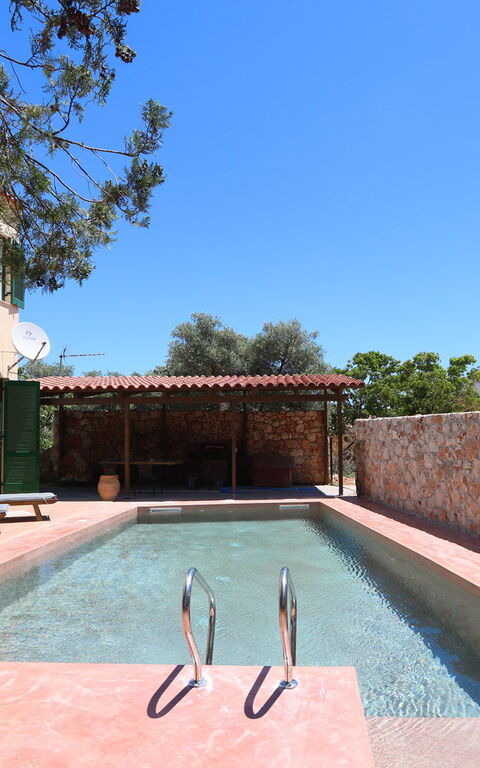 Villa Giani: Balcony / Terrace / Patio, Building Exterior, Pool