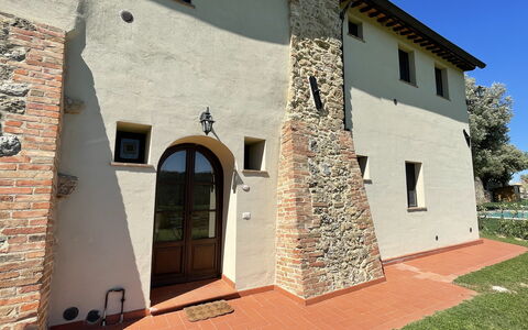 Accommodation Pesa: Building Exterior, Garden, Main Entrance, Outdoor